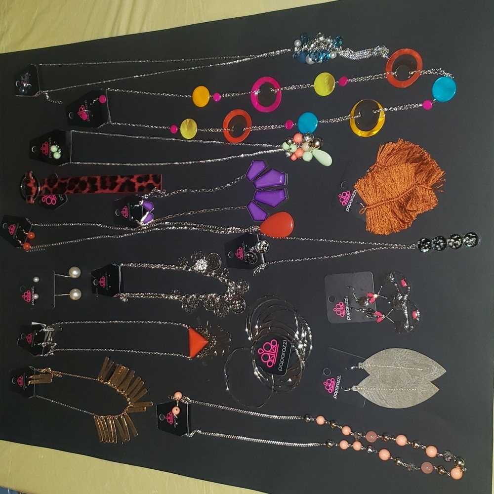 Paparazzi Jewelry Bundle of 16 Necklace Earrings 1B